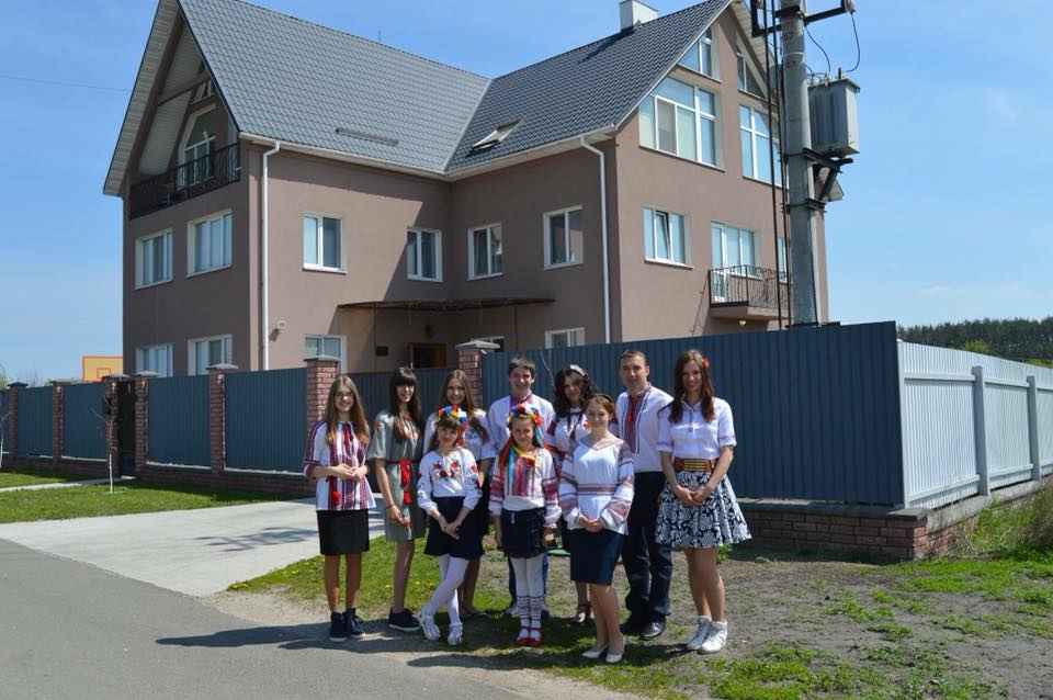 1657785 homes for children in Ukraine